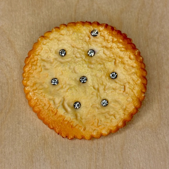Unique Rhinestone Cracker Brooch - Picture 4 of 6